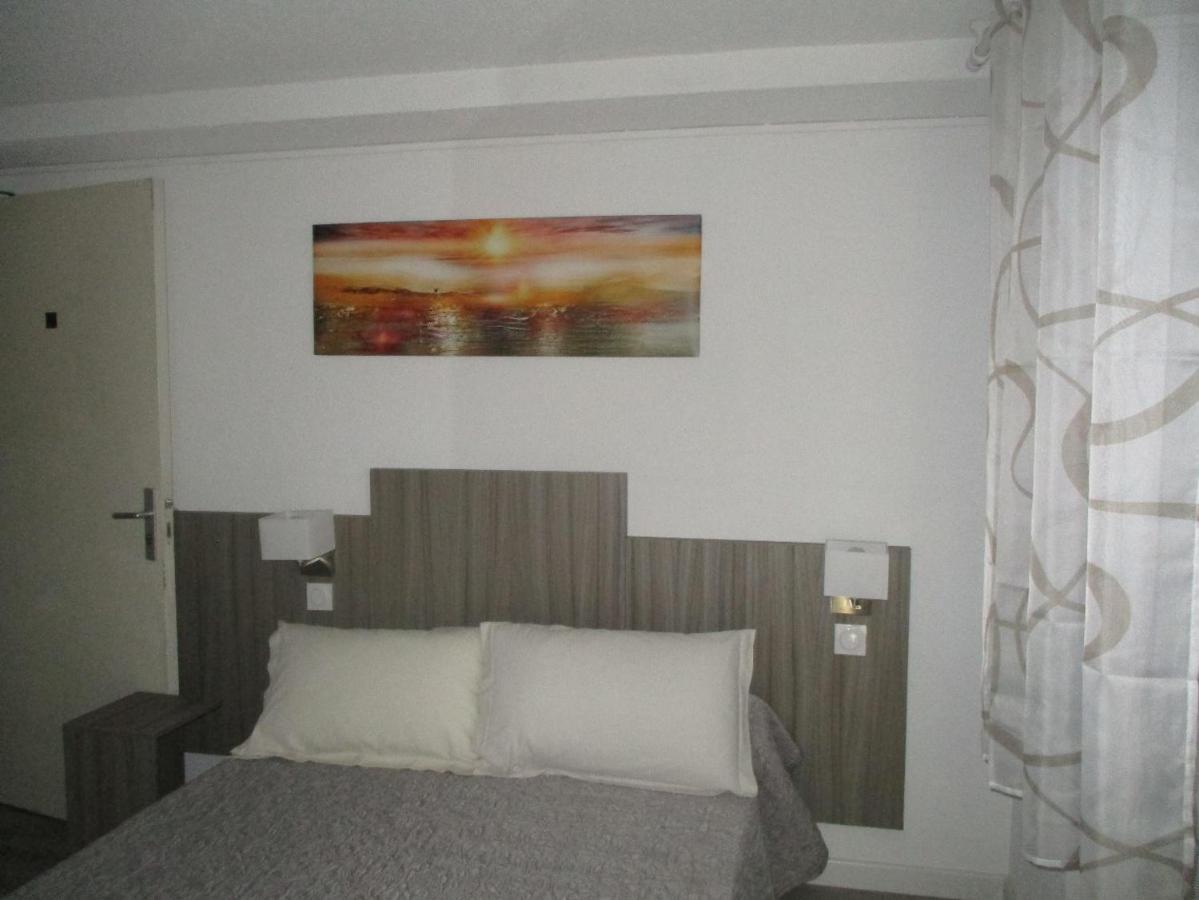 Hotel Du Commerce Pont-Saint-Esprit Eksteriør billede